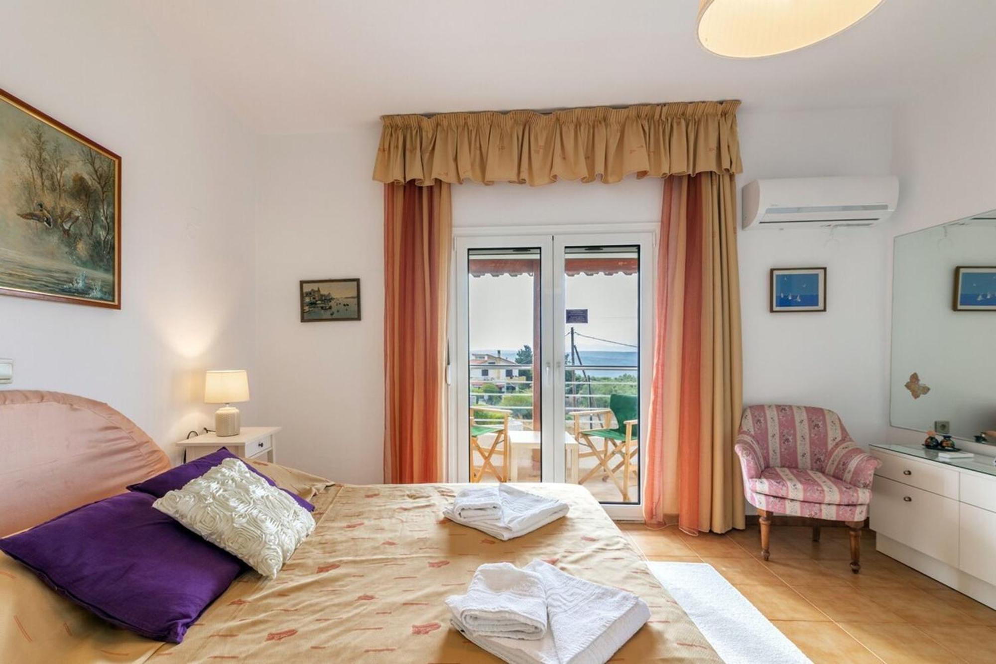 Amazing Villa Chrysanthi With Private Pool In Heraklion Epano Vathia Ngoại thất bức ảnh